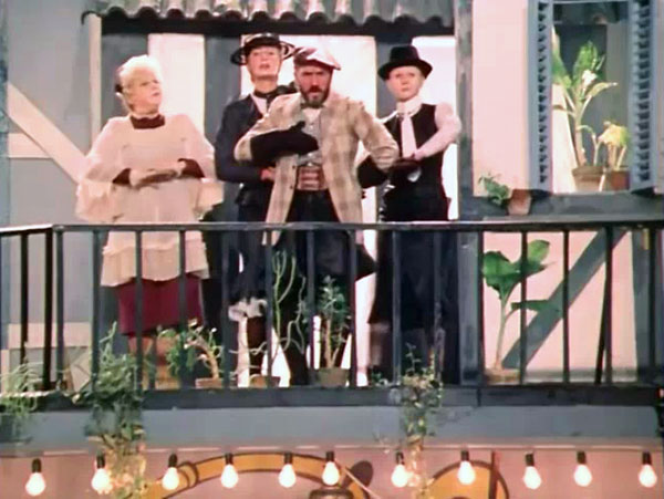 Планы Стефенсена и попечительского совета. Кадр из фильма «Пеппи Длинныйчулок»