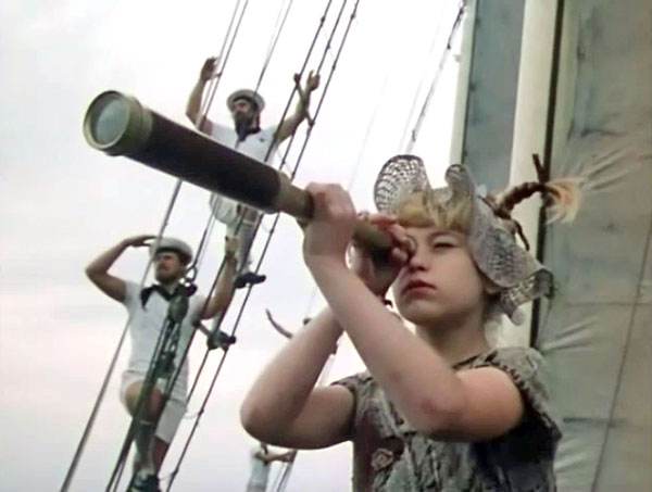 Эге-ге-гей!. Кадр из фильма «Пеппи Длинныйчулок»