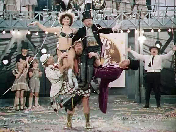 Цирк приехал!. Кадр из фильма «Пеппи Длинныйчулок»