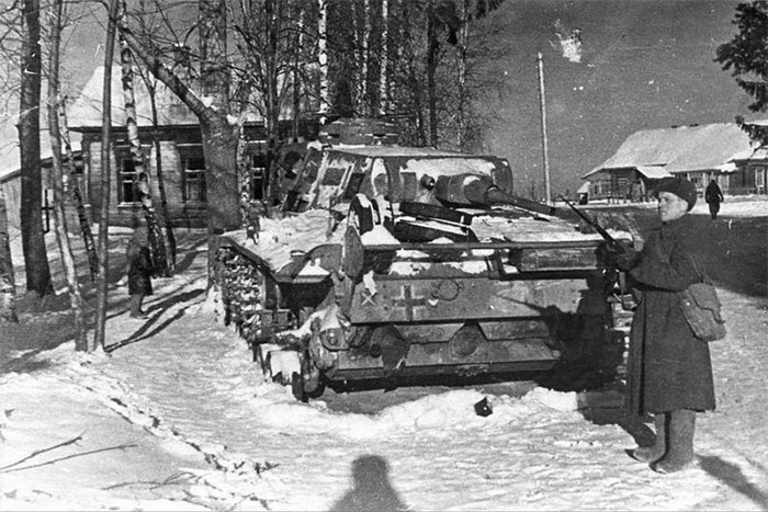 Монумент Штыки