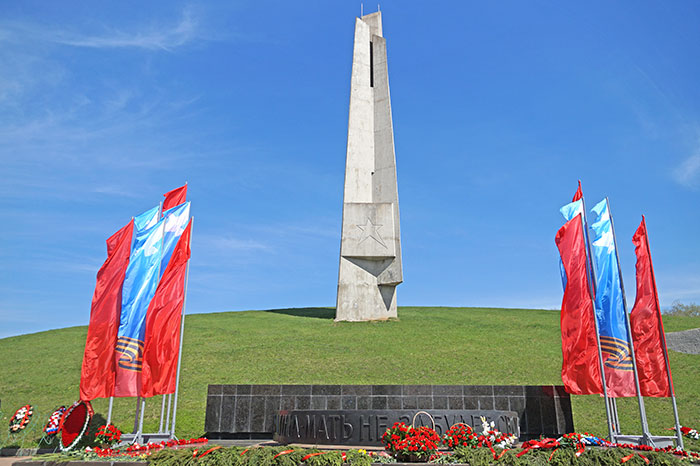 Монумент Штыки