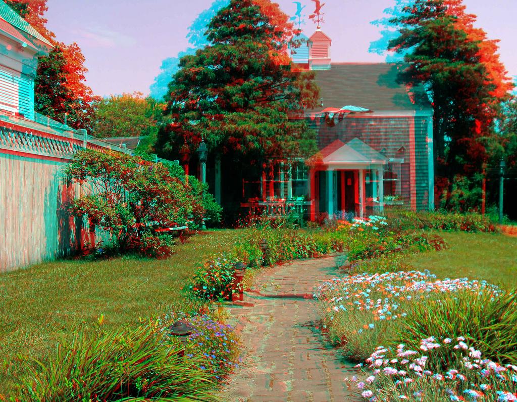 Анаглиф - Лужайка перед домом Анаглиф - Лужайка перед домом