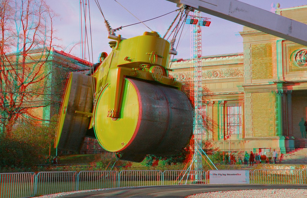 Анаглиф - Кран опускает каток на асфальт Анаглиф - Кран опускает каток на асфальт